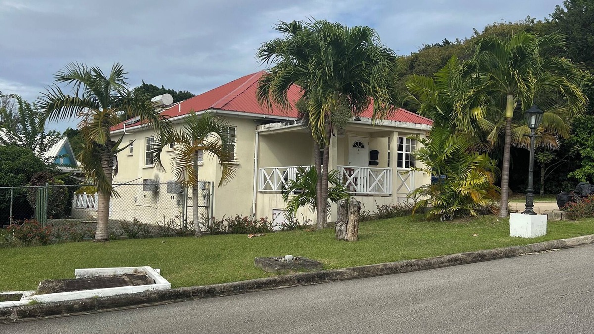 Bakers Woods Villa | 3 Bedroom Family Friendly Villa with own Private Pool. 5 mins from Mullins.