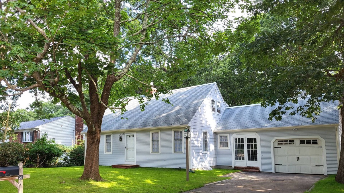 Warwick House | 3 Bedroom Family Home Near East Greenwich RI