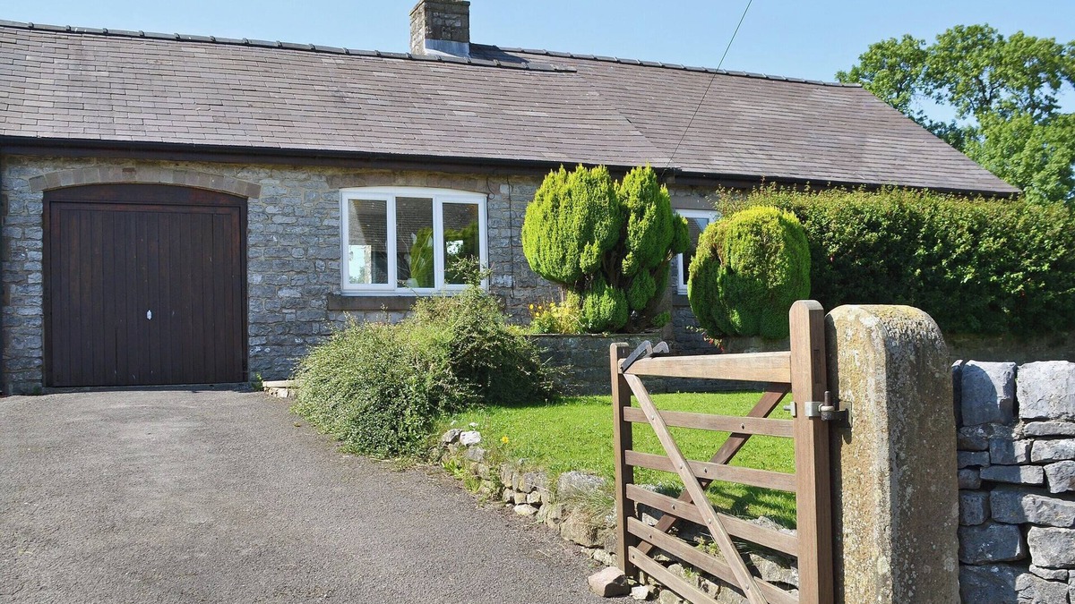 Blackwell in the Peak Cottage | 3 bedroom accommodation in Chelmorton, near Buxton