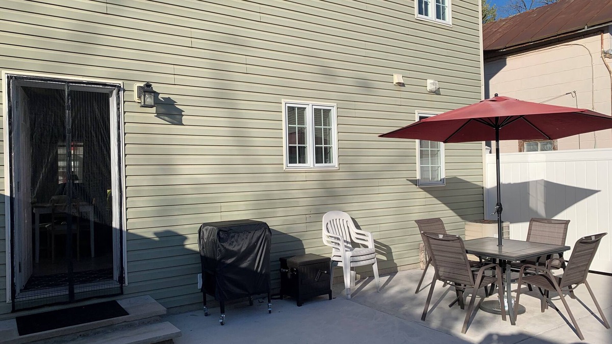 Sylvan Beach House | 3-bedroom Getaway with AC and WiFi in Sylvan Beach - Walk to Everything!