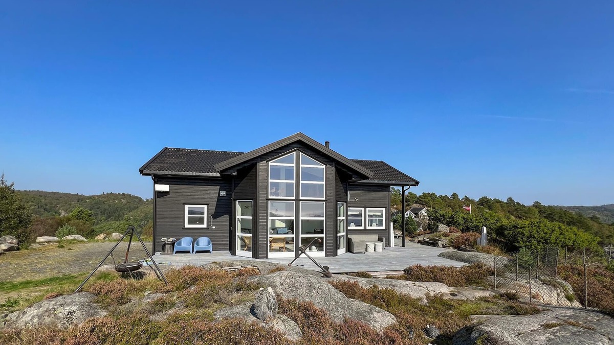 Lyngdal House | 3 bedroom gorgeous home in Lyngdal