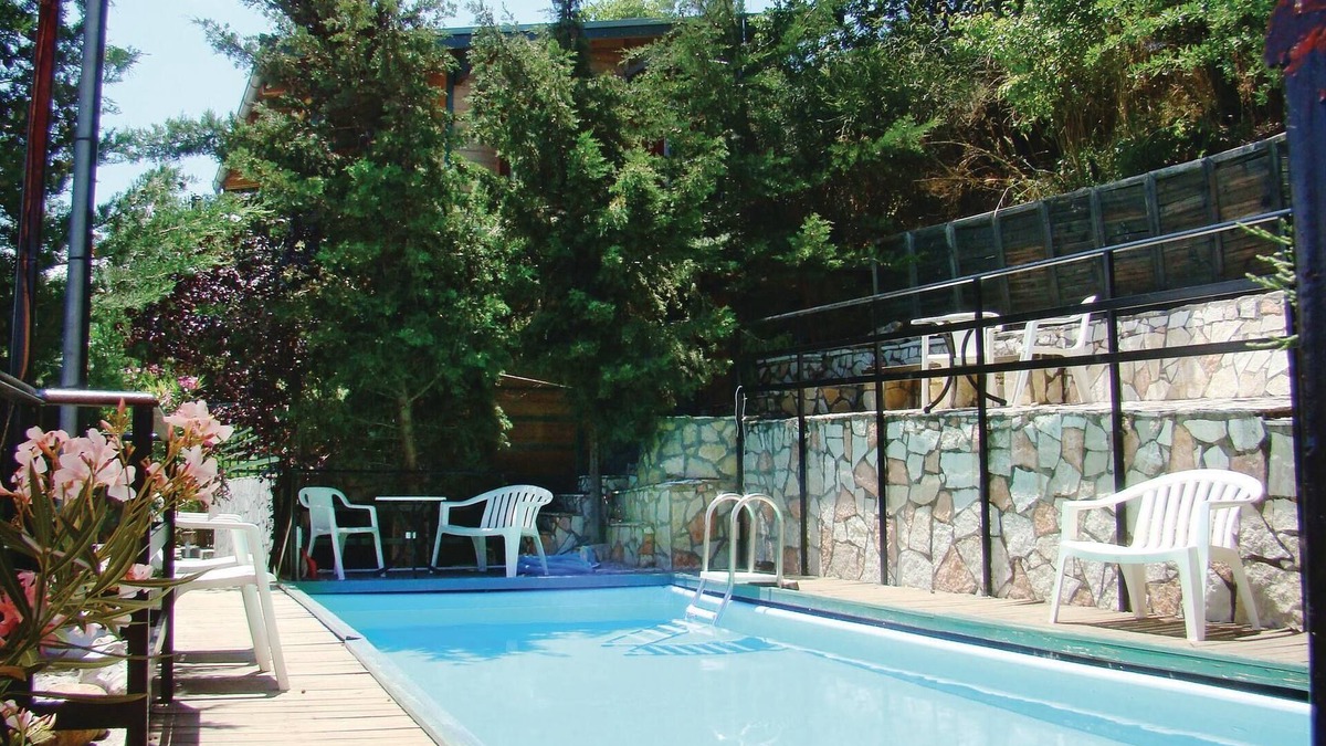 Molos House | 3 bedroom accommodation in Molos Kammena Vourla