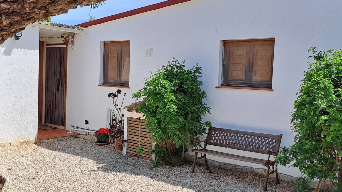 L'Ampolla House | 3 bedroom ground floor house on smallholding