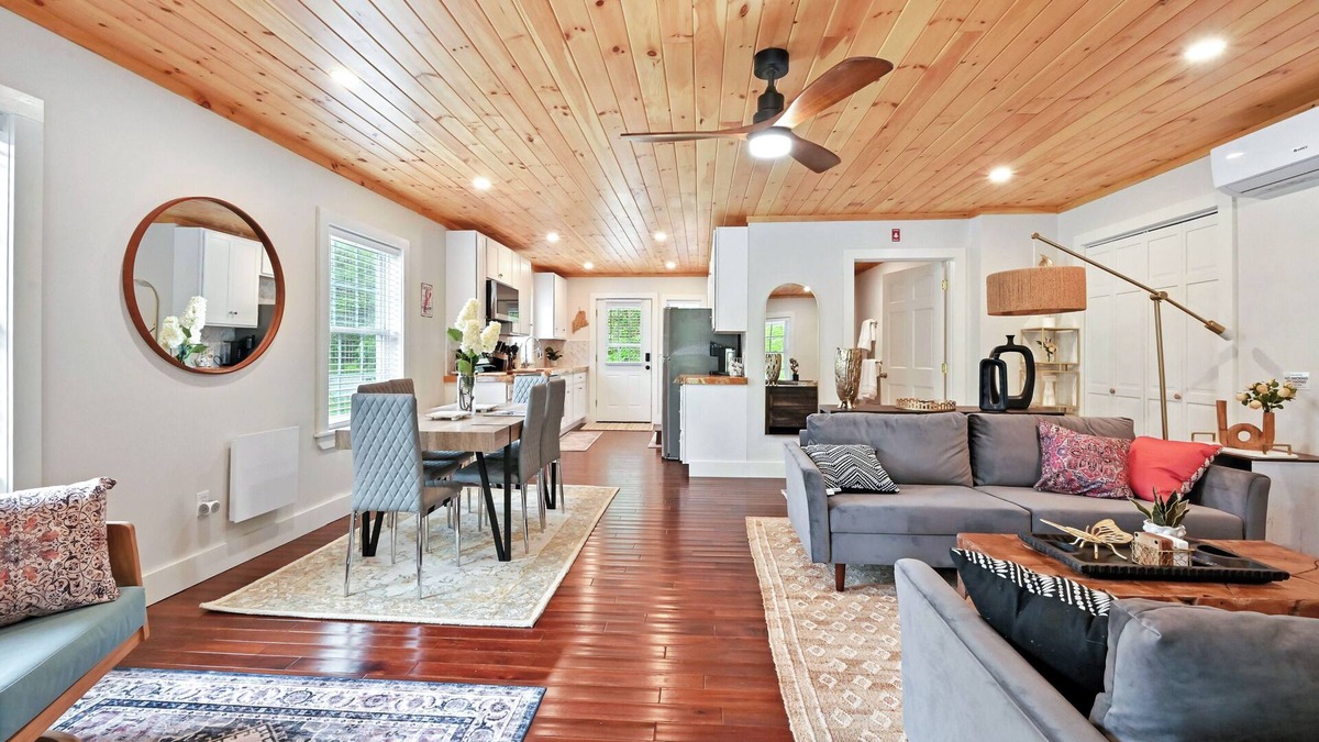 Edgecomb House | 3 Bedroom Happy Cottage 15