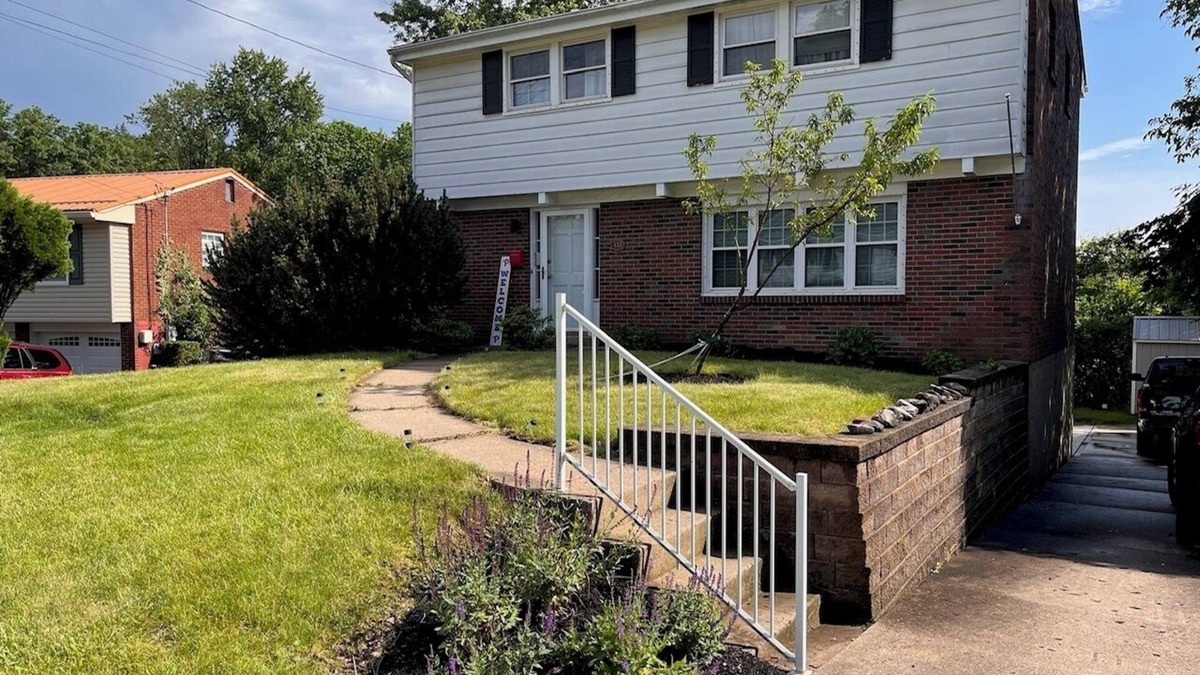 Penn Hills House | 3-bedroom home 6 miles from Oakmont Country club. Next door to Public Course