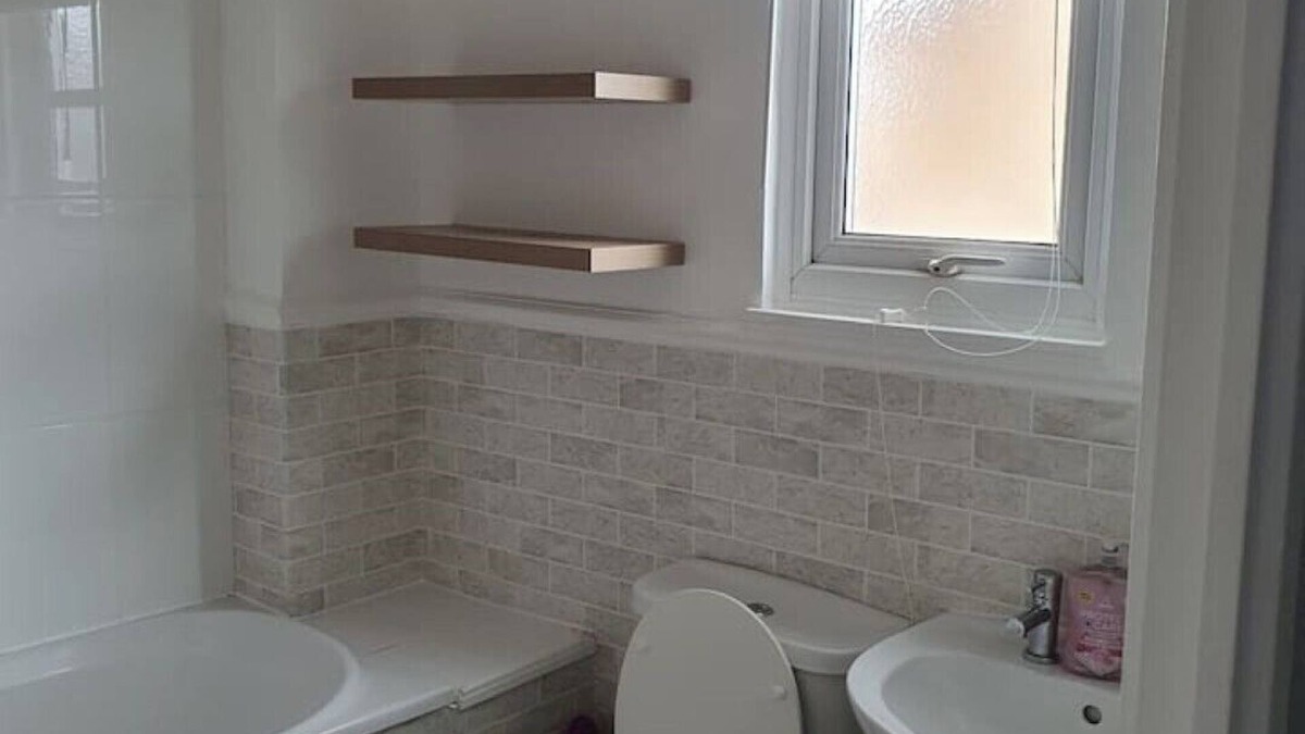 Grimsby House | 3 bedroom Home in Grimsby