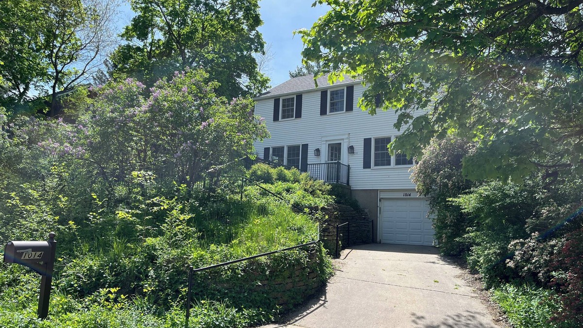 Shorewood Hills House | 3 bedroom home in Shorewood Hills. Excellent location!