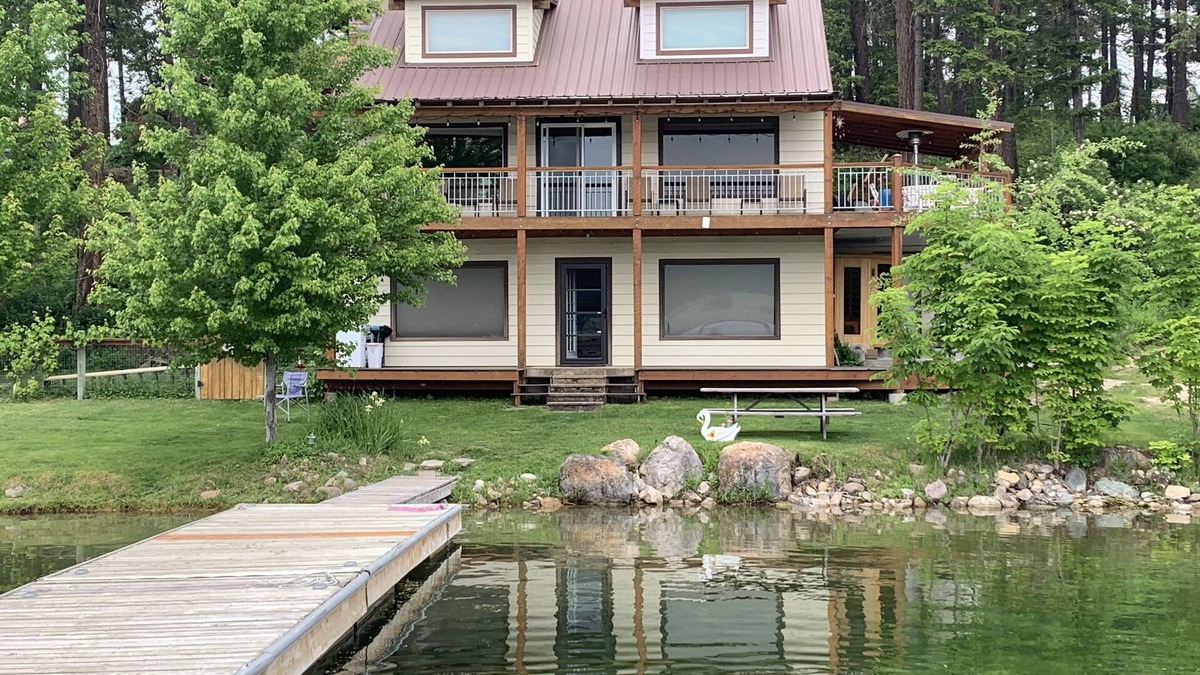 Valley House | 3 Bedroom Home On Waitts Lake With 150 Feet Of Lake Front