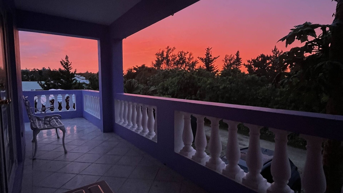 Somerset Village House | 3 bedroom home with pool