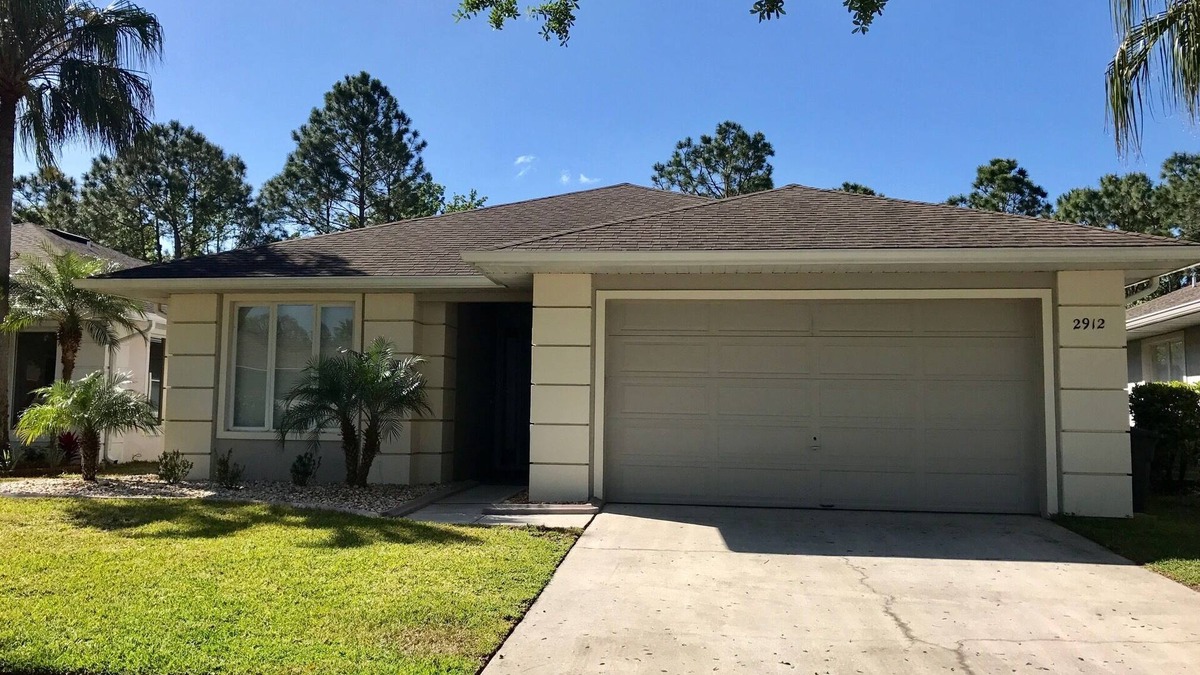Sunset Lakes House | 3 Bedroom Home with Private Pool Area and Wireless Internet