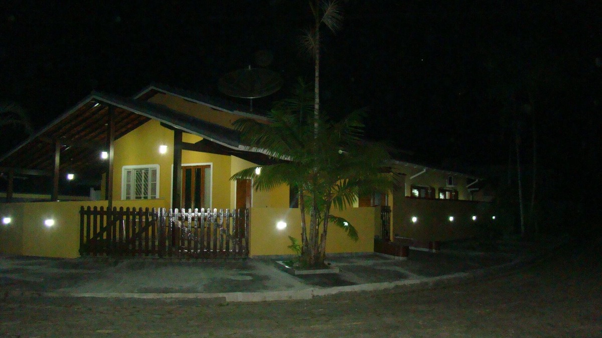 Mococa House | 3-bedroom house in cond. Close in Caragua Praia Mococa - 1 suite