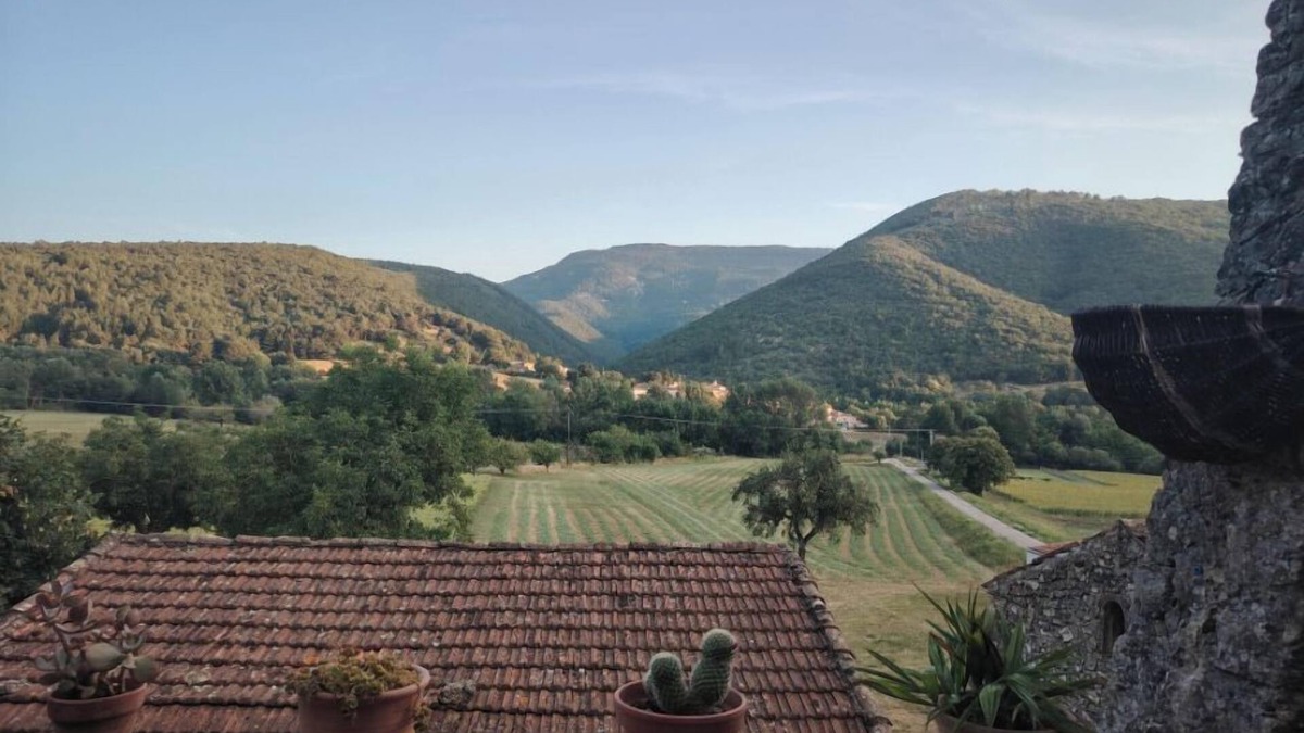Montjoux House | 3-bedroom house for 10 people