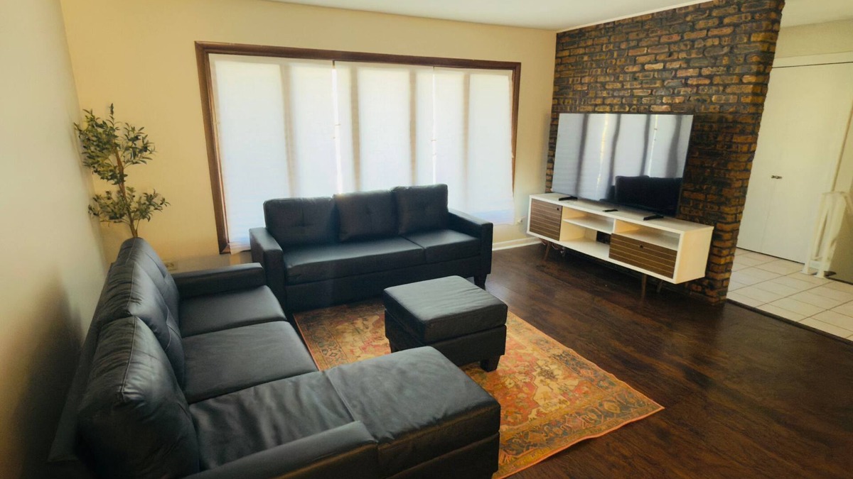 Addison House | 3-bedroom house in awesome Addison with WiFi, AC. Enjoy your stay