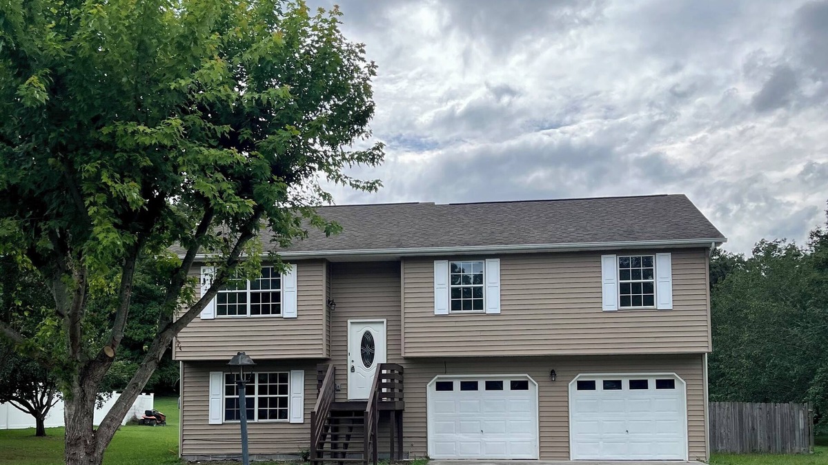 Ringgold House | 3-bedroom house in beautiful Ringgold with WiFi, AC. Start your getaway now