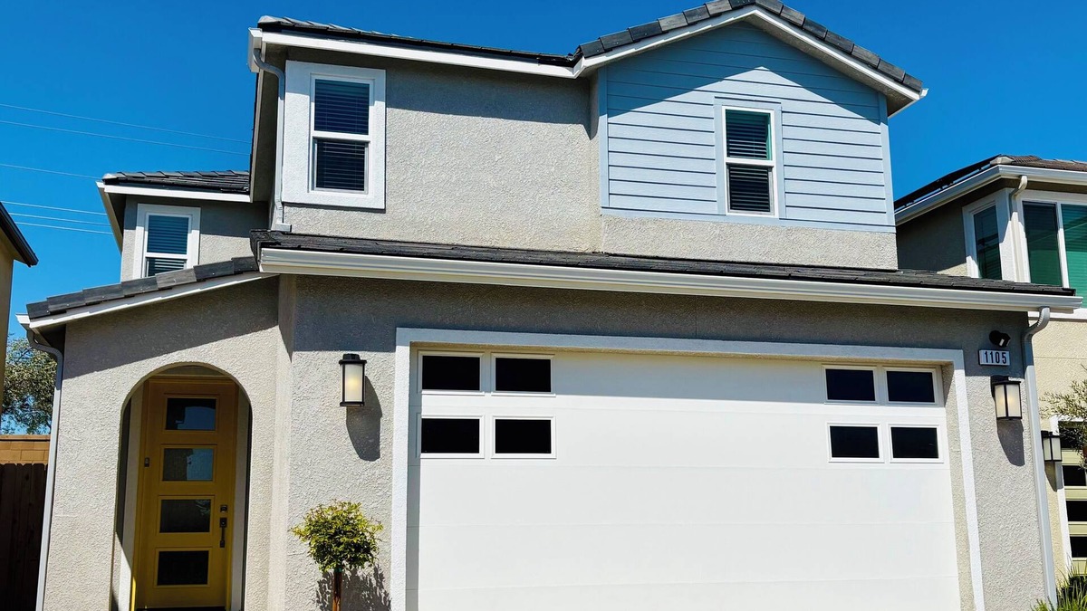 Raisin House | 3-bedroom house in beautiful Madera in private gated community w/pool access