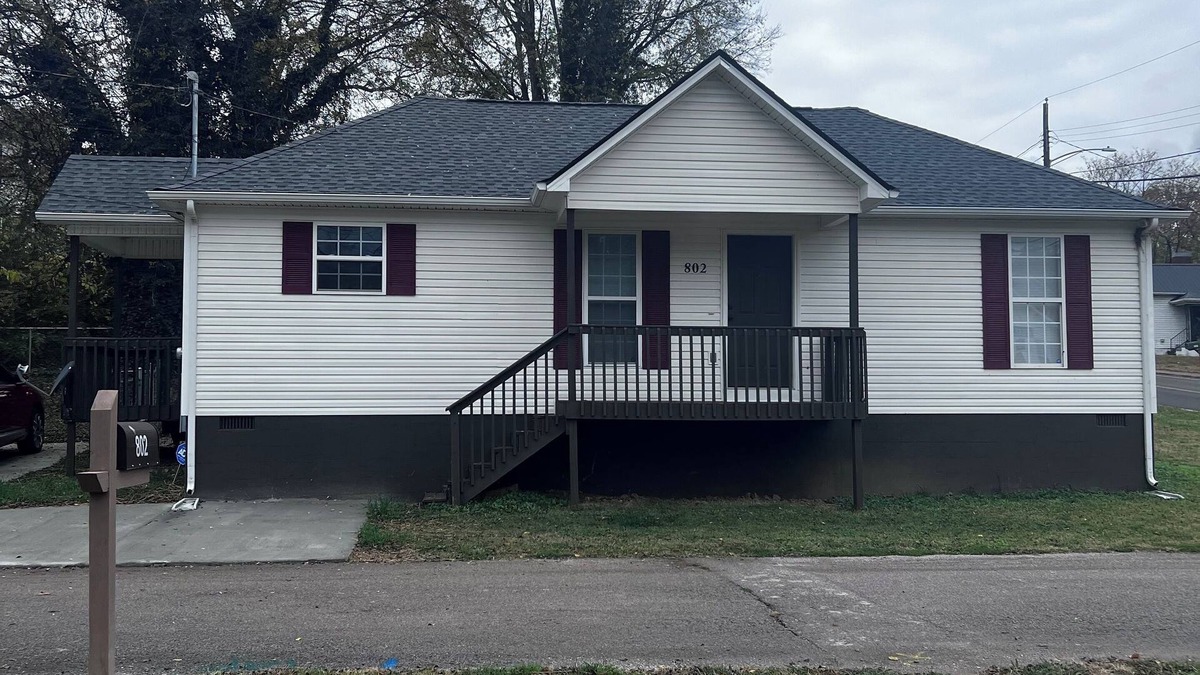 Columbia House | 3-bedroom house in charming Columbia. Near town square. Enjoy your stay