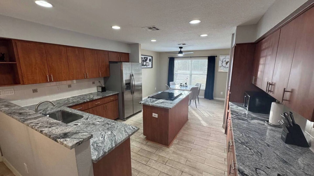 Hudson House | 3-bedroom house in charming Hudson with AC