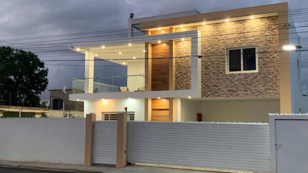 Cotui House | 3-bedroom house in Cotui with AC and fan