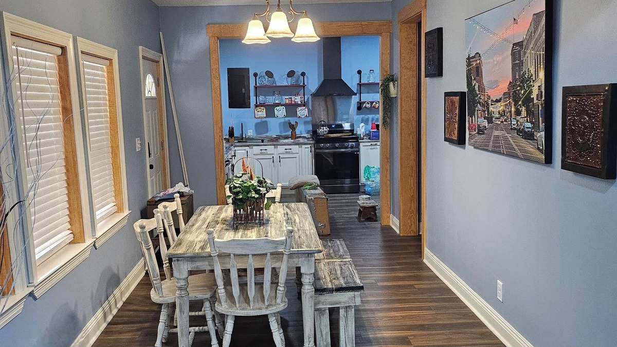 Laurel House | 3-bedroom house in enjoyable Laurel with WiFi, AC