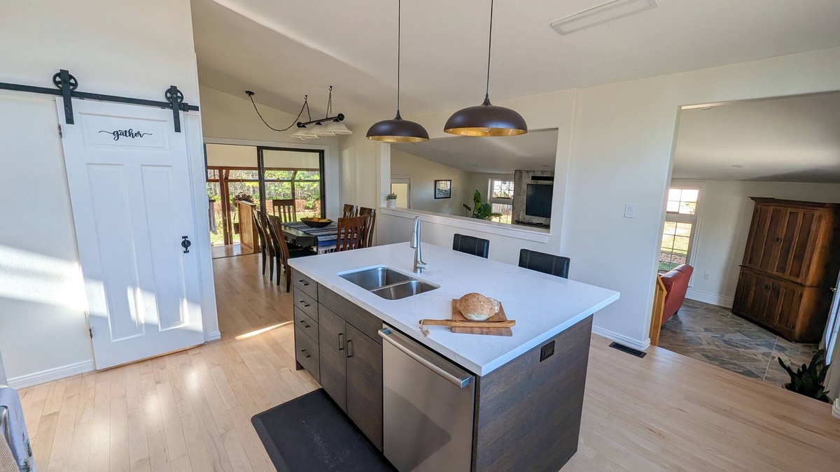 Clarksburg House | 3-bedroom house in wonderful Clarksburg, Town of Blue Mountains, with AC, WiFi
