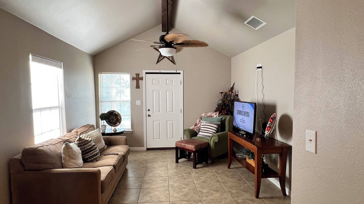 Eagle Pass House | 3-bedroom house in wonderful Eagle Pass with AC, WiFi, Large Backyard