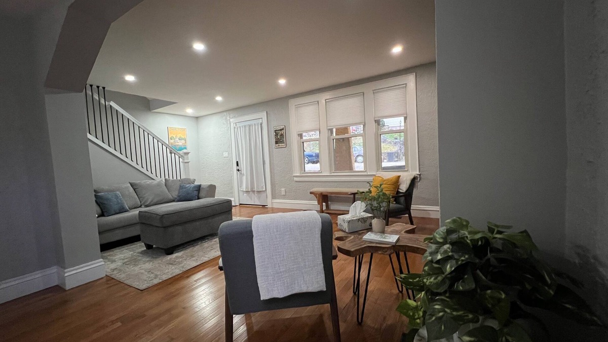 South Charleston House | 3 Bedroom House minutes to Downtown Charleston WV