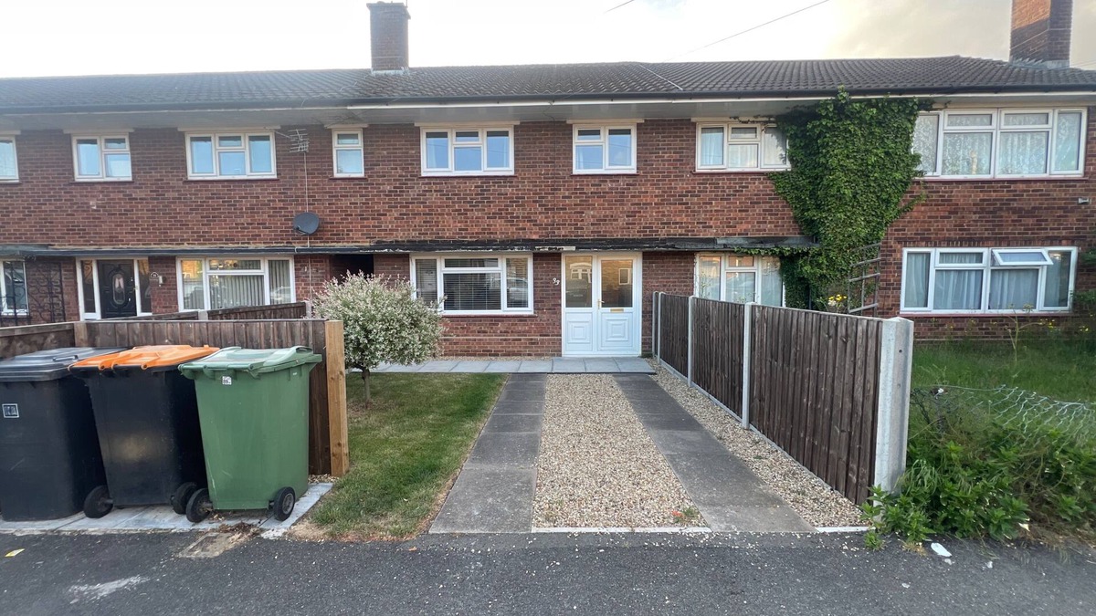 Dunstable House | 3 Bedroom House Oakwood Retreat in Dunstable