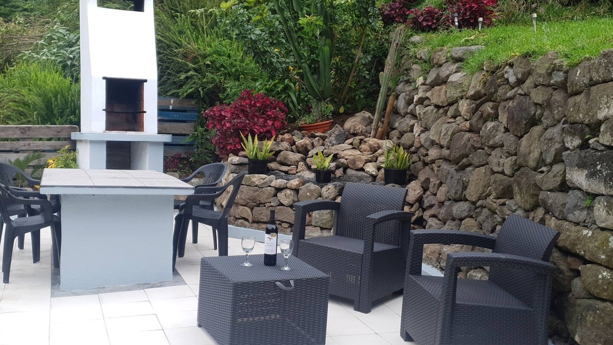 Faial Da Terra House | 3-bedroom house in charming Faial da Terra with WiFi