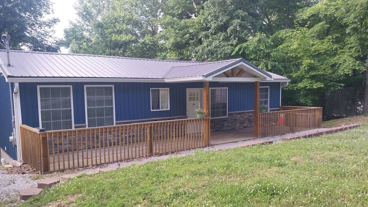 Falls of Rough House | 3-bedroom house in charming Falls of Rough with WiFi, AC