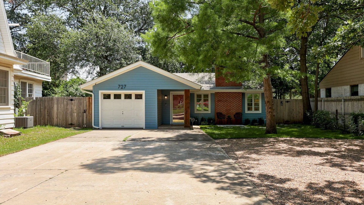 Norman House | 3-bedroom house, walking distance to OU stadium, parking for 4 vehicles