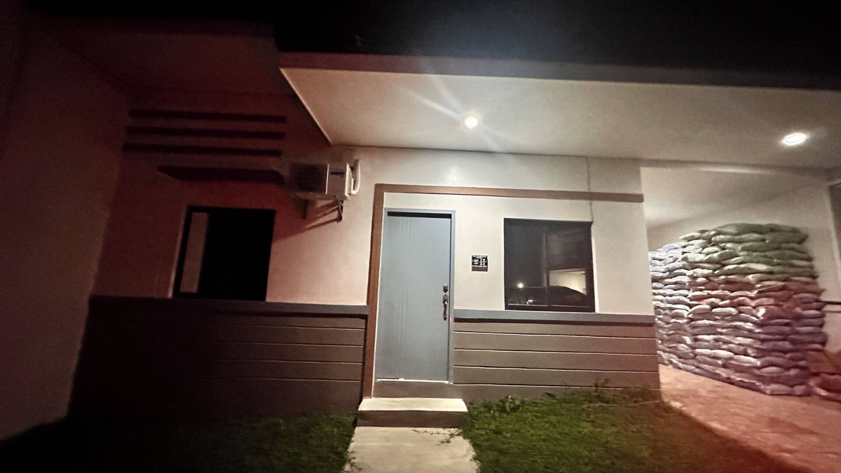 Sariaya House | 3-bedroom house With Airconditioner Sariaya Quezon Transient House