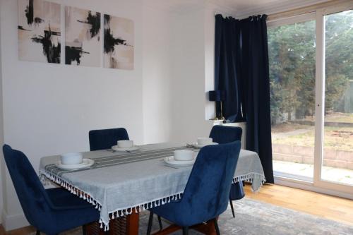 Luton House | 3-Bedroom House, with free parking