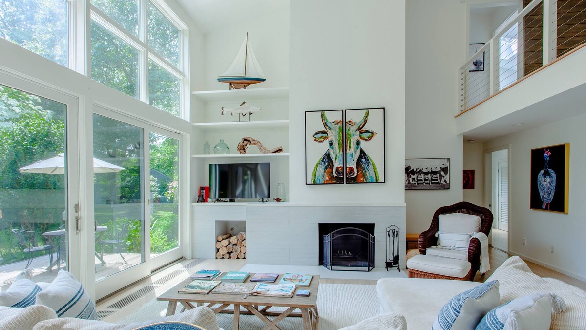 Chilmark House | 3 Bedroom House with Guest Cottage on 3 Acres off Middle Road