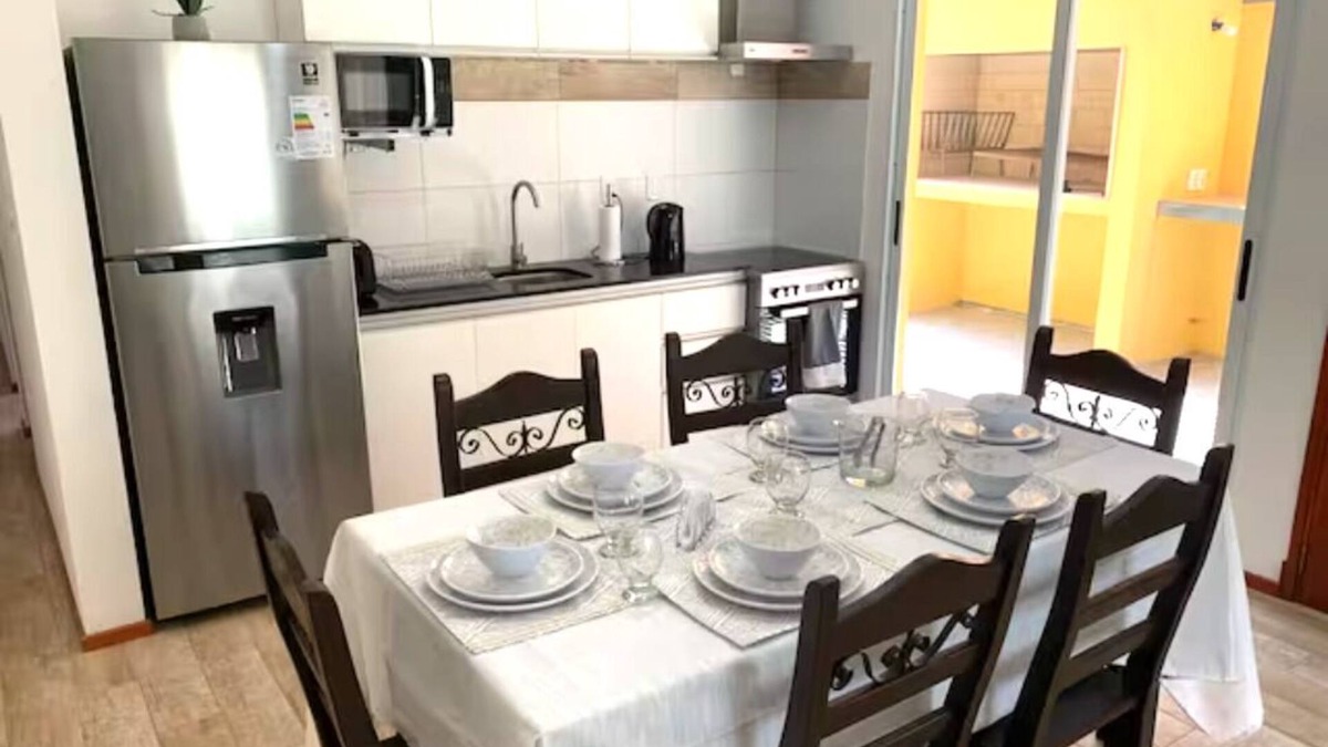 Piriapolis House | 3-bedroom house with WiFi, AC in Piriápolis. Pets and Children welcome.