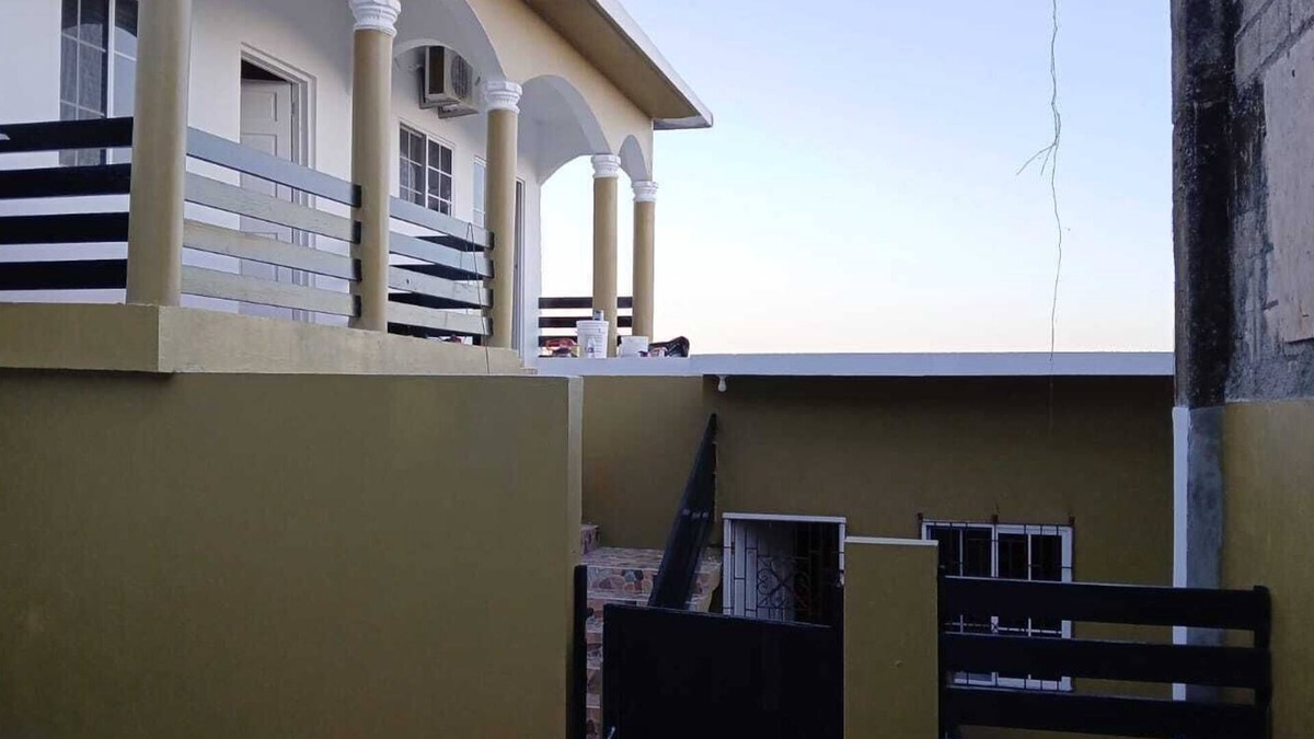 Moore Town Villa | 3-bedroom in lovely Amity Hall with WiFi, AC, Private Bathrooms, Best View