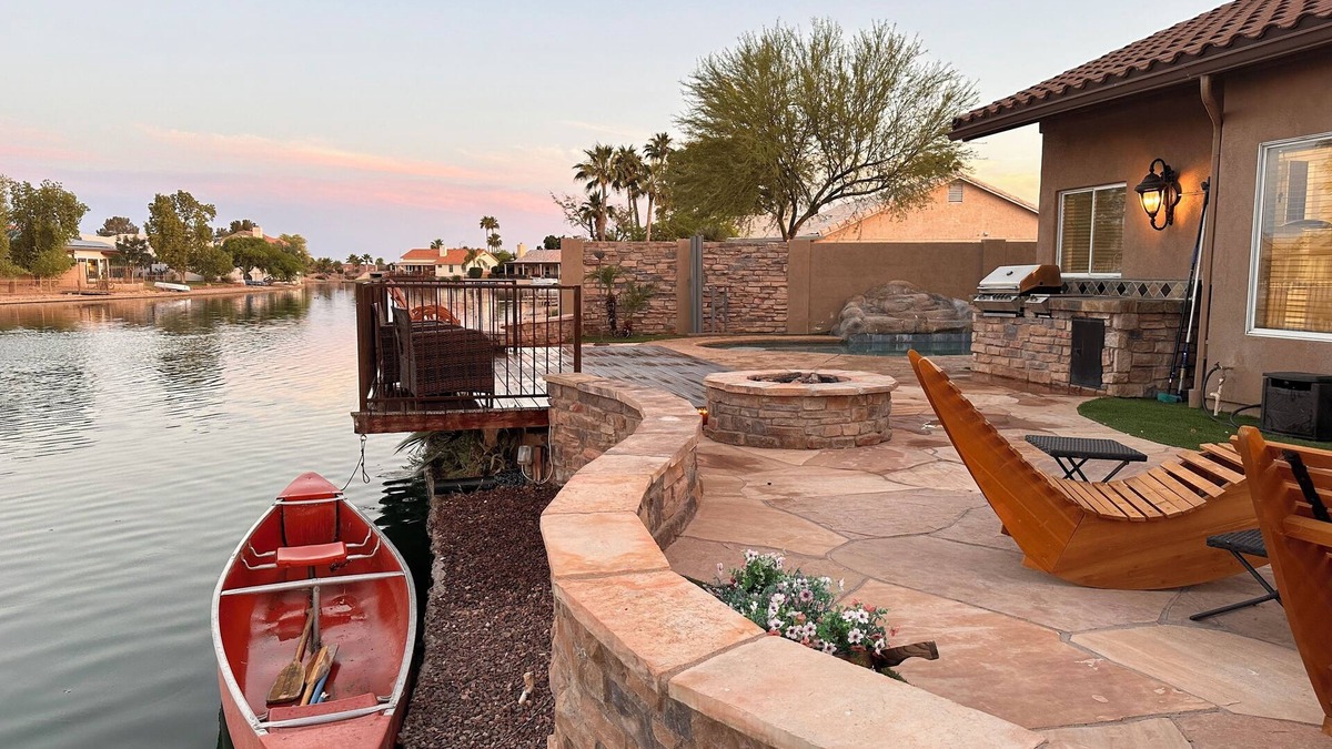 Casa Grande Villa | 3-bedroom Lake front villa in Casa Grande. with heated pool & spa. Kayak & bikes