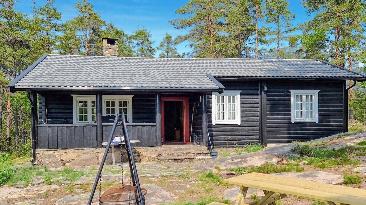 Moss Municipality House | 3 bedroom lake front home in Sperrebotn