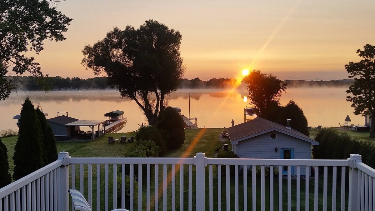 Hartford House | 3 Bedroom Lake House on Druid Lake, Erin - 5 minutes from Erin Hills Golf Course