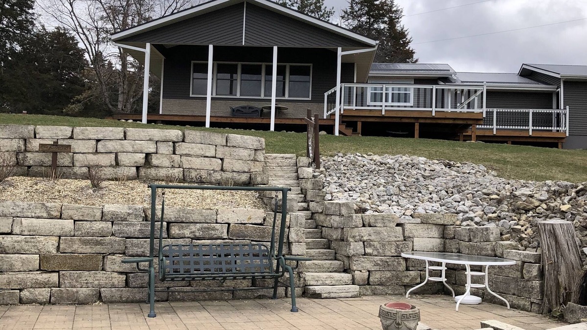 Manchester House | 3 Bedroom Lake House on Lake Delhi with 2.5 Bathrooms