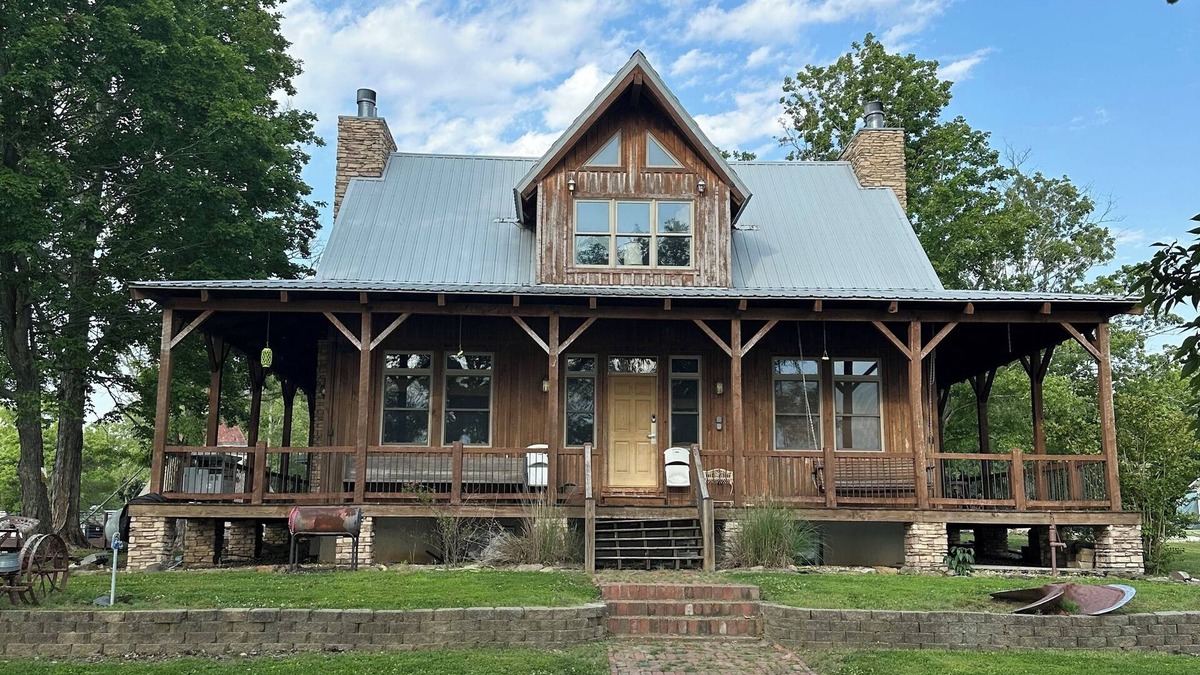 Centralia House | 3-bedroom lake house with the best view of Centralia Lake, perfect family spot