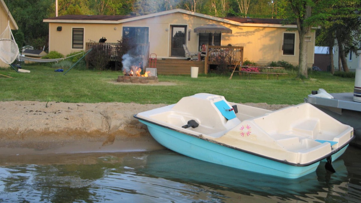 Cloverdale House | 3 bedroom lakefront vacation home