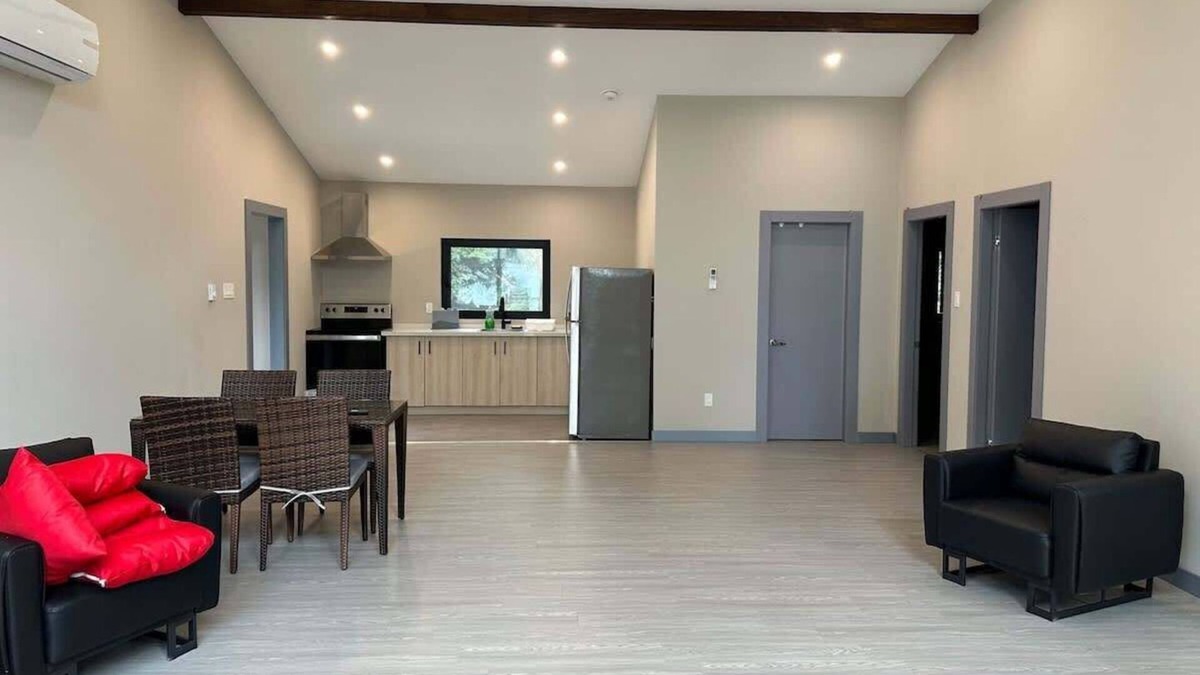 Lakefield Cabin | 3-bedroom Lakefront Villa #2