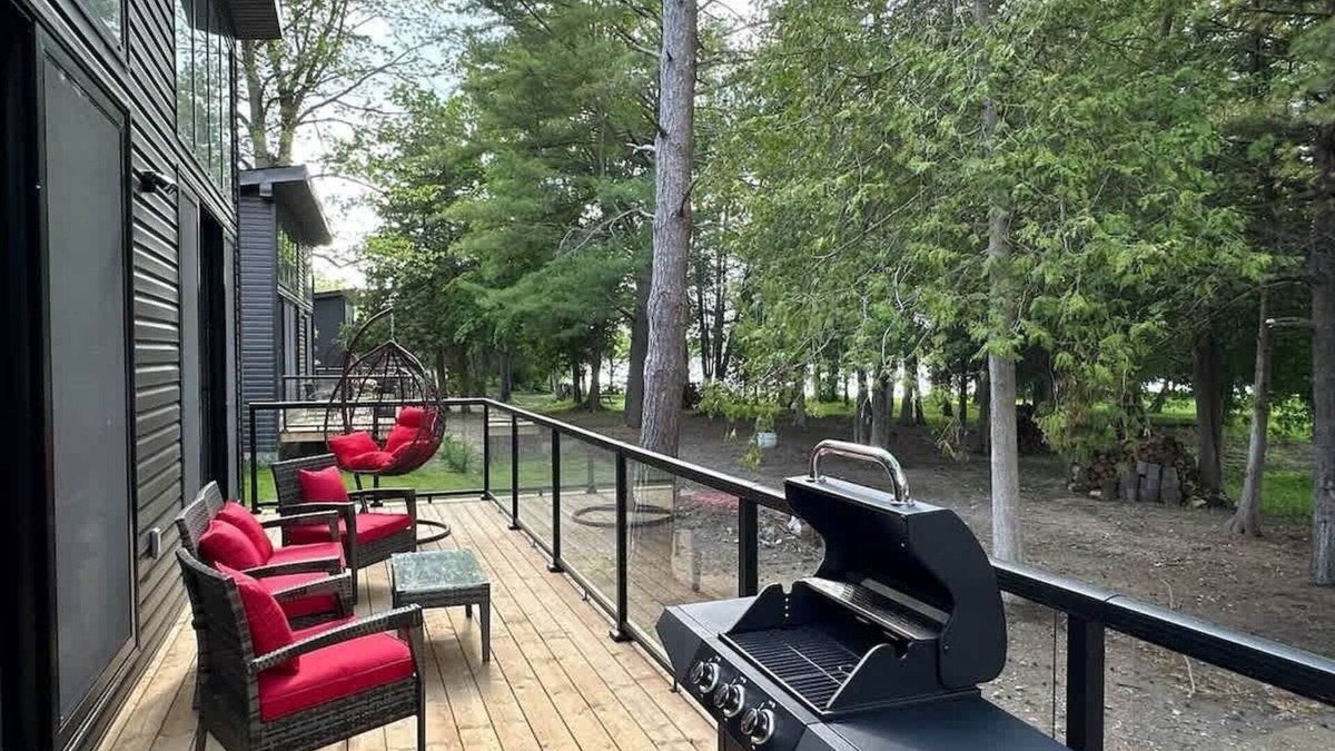 Lakefield Cabin | 3-bedroom Lakefront Villa #8