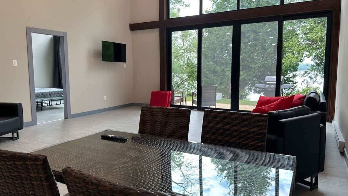Lakefield Cabin | 3-bedroom Lakefront Villa #9