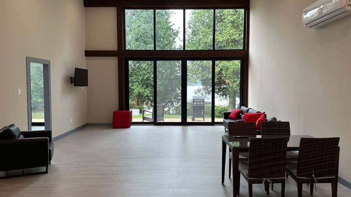 Lakefield Cabin | 3-bedroom Lakefront Villa #10