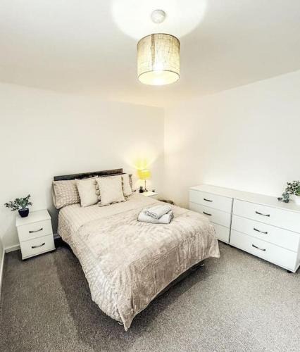 Skelmersdale Apartment | 3 Bedroom, Lancashire Townhouse, a base to explore
