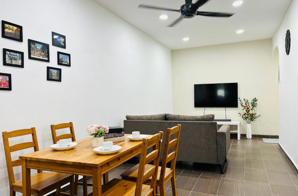 Taman Kota Laksamana House | 3 bedroom landed beside Jonker Taman Kota Laksamana 150A by Myplace