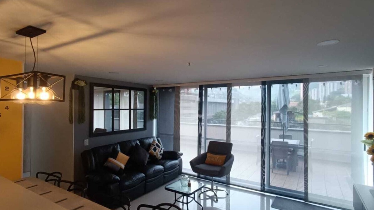 Robledo Apartment | 3 Bedroom Large Loft, gym, balcony, Pool, Sauna.