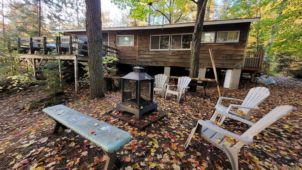 Faraday Cottage | 3 BEDROOM LOOKOUT WATERFRONT COTTAGE - SPRING & SUMMER AVAILABILITY!