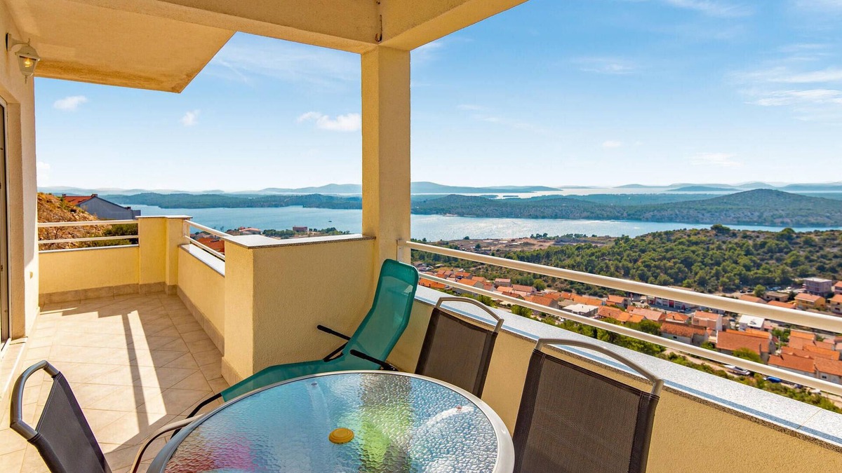 Meterize Apartment | 3 bedroom lovely apartment in Sibenik